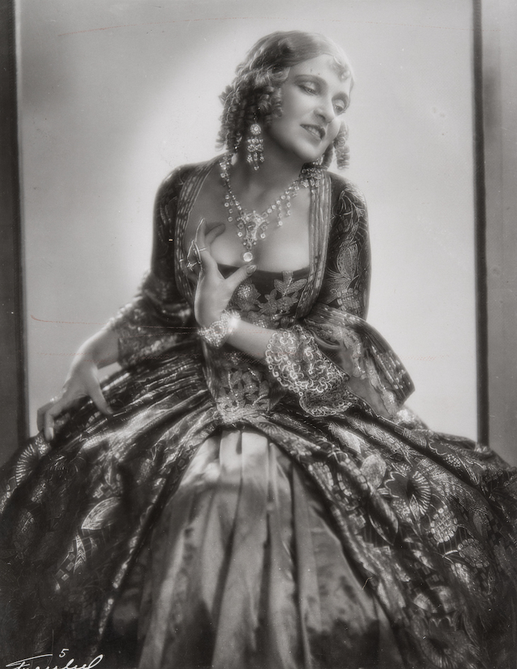 Olga Baclanova as Duchess Josiana in The Man Who Laughs (1928). 