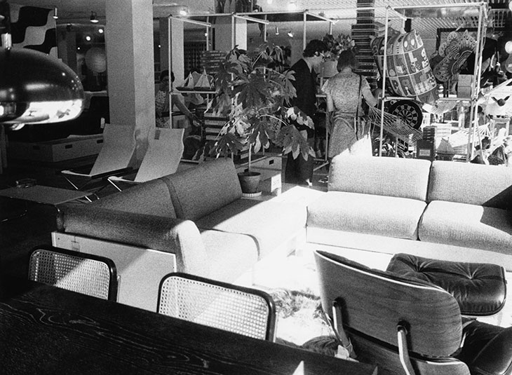 Customers in a Habitat furniture store, 1973.