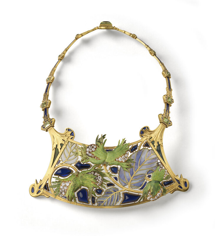 Hazelnut necklace (c. 1900), René Lalique.