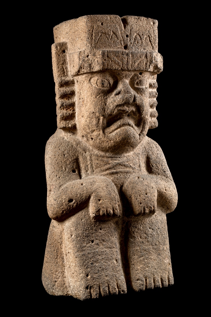 Sitting sculpture (1200-600 AC).