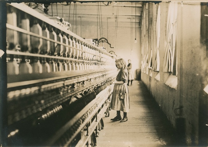 Sadie Pfeiffer, Spinner in Cotton Mill, South Carolina (1910), Lewis Wickes Hine.