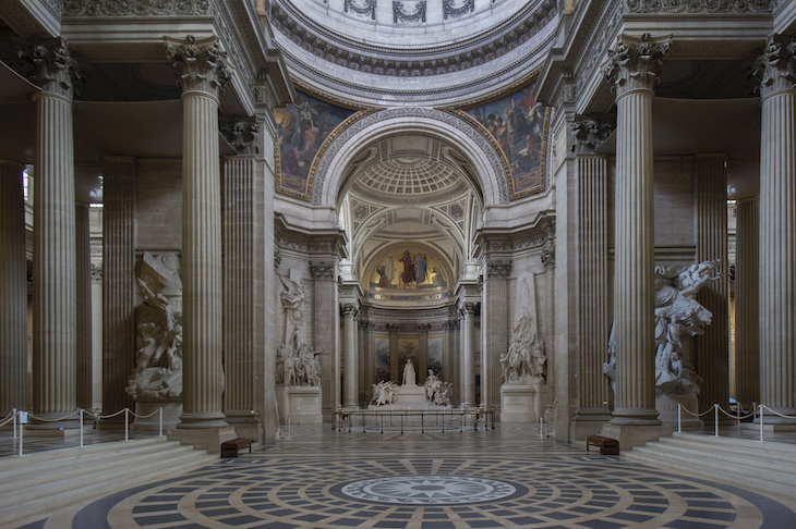 Interior of the Panthéon. 