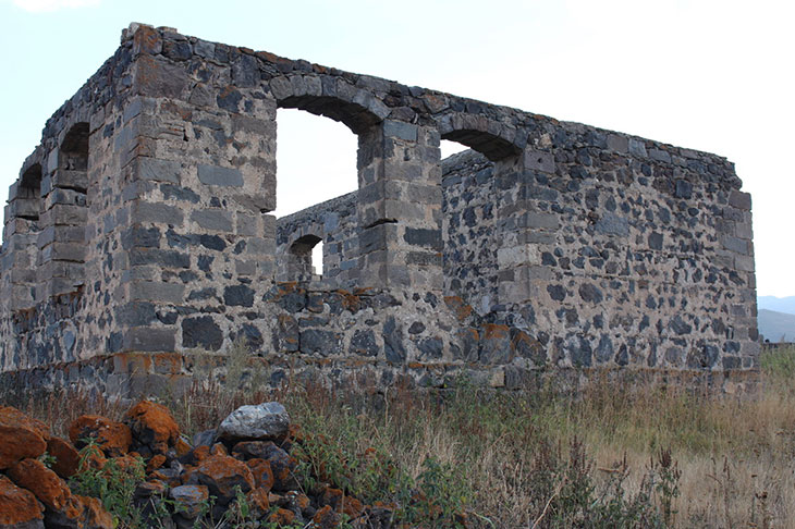 Remains of school built in the 1950s in Tzar.