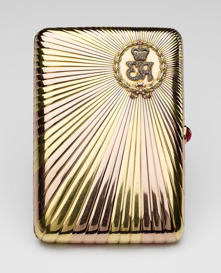 Cigarette case (1903), Fabergé. Royal Collection Trust/© Her Majesty Queen Elizabeth II 2021