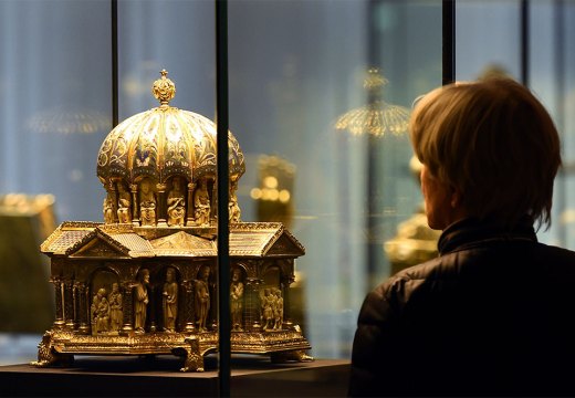 Photograph from an exhibition of the Guelph Treasure in Berlin in 2015.