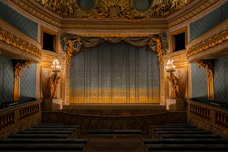 The reproduction trompe-l'oeil stage curtain.