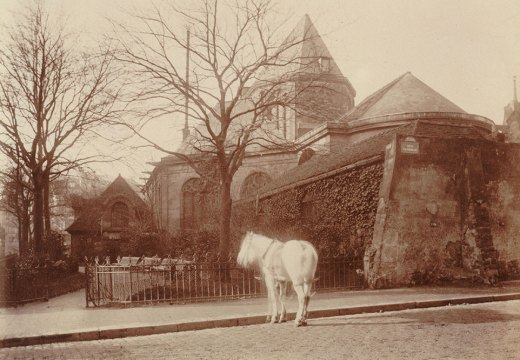 Church of Saint-Médard, 5th arrondissement (detail; 1900–01), Eugène Atget. Musée Carnavalet – Historie de Paris.