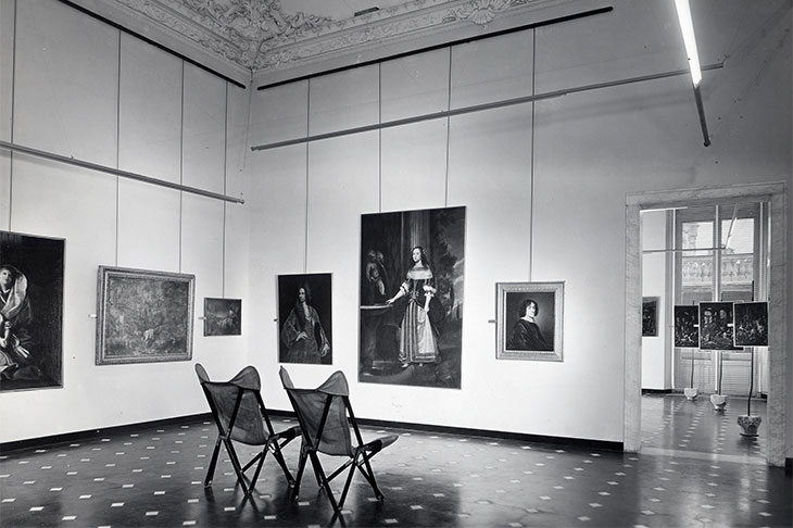 Installation view showing Franco Albini and Franca Helg’s design for the Palazzo Bianco, Genoa (1949–51). 