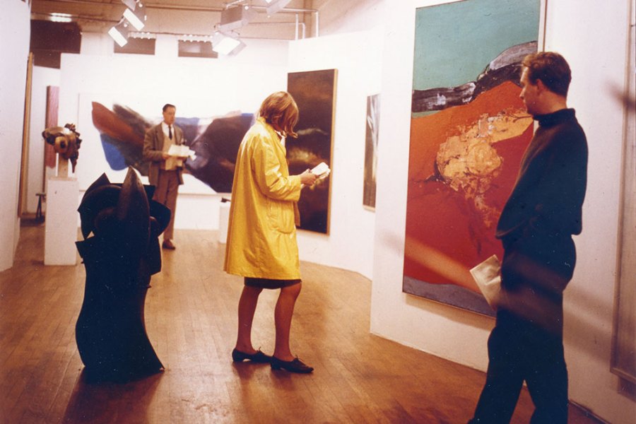 Installation view of ‘Painting & Sculpture of a Decade 54–64’, designed by Alison and Peter Smithson at the Tate Gallery, London, 1964.