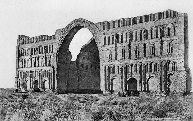 The Great Palace of the Sasanian kings (the Taq-e Kesra) (c. 6th–7th century), Aspanbar (present-day Iraq), photographed by Marcel Dieulafoy before 1888