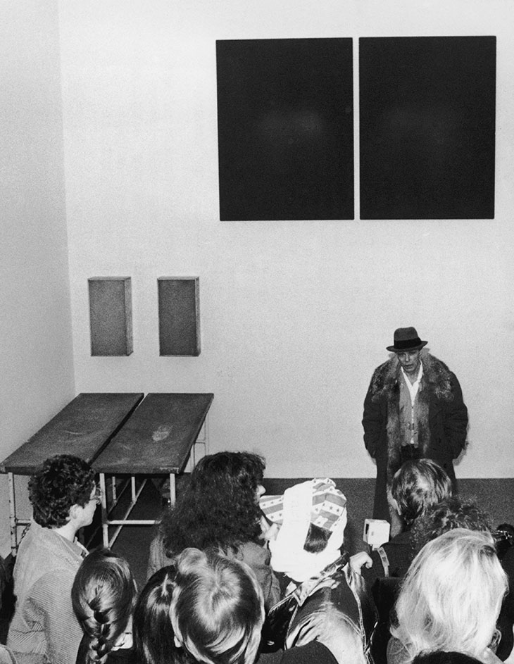 Joseph Beuys with his installation Show Your Wound (1976).