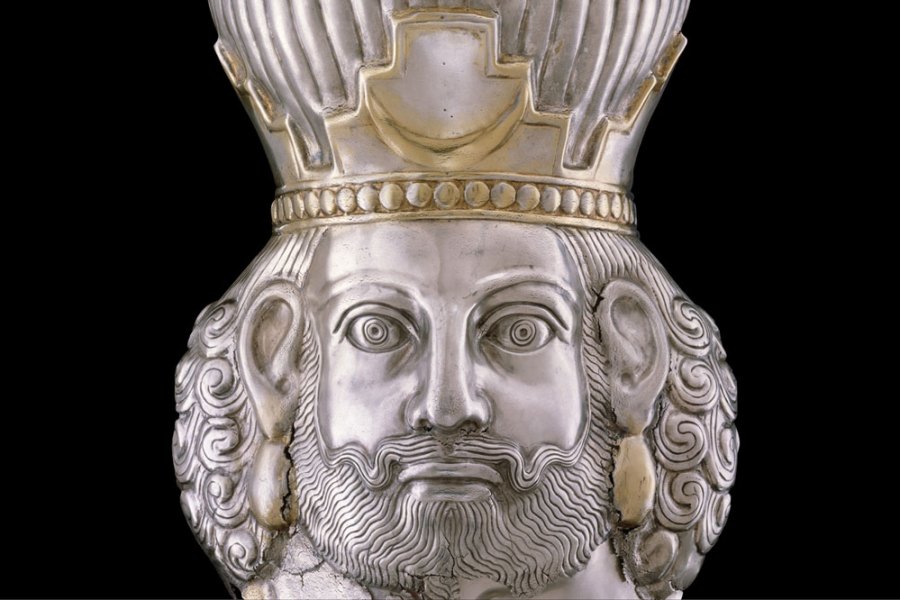 Head of a king (c. 4th century), Sasanian. Metropolitan Museum of Art, New York