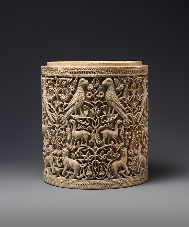 Pyxis (c. 950–975), made in Cordoba, Andalusia. 