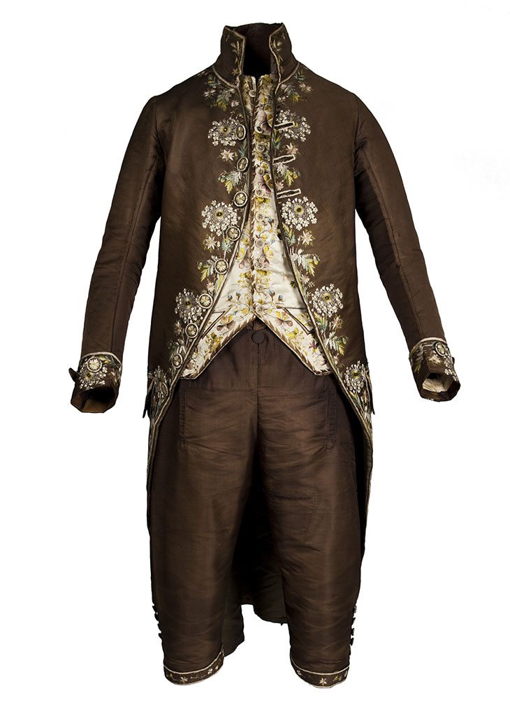 French costume (breeches, vest, dress coat) (c. 1795–1800). Museo del Traje, Madrid.