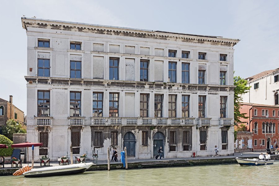 The dilapidated facade of Palazzo Priuli Manfrin, Venice, photographed in 2015.