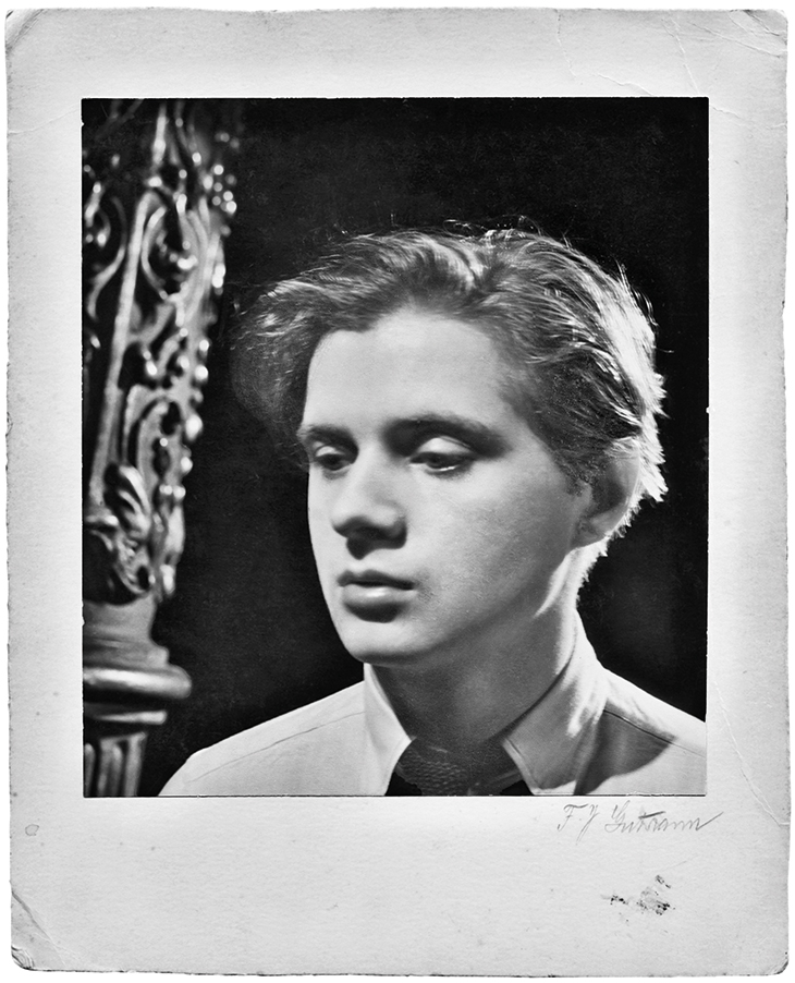 Francis Bacon photographed in his early twenties.