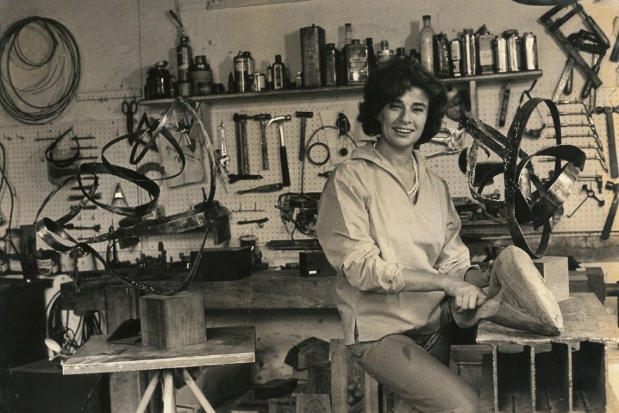The sculptor Beverly Pepper (1922–2020).