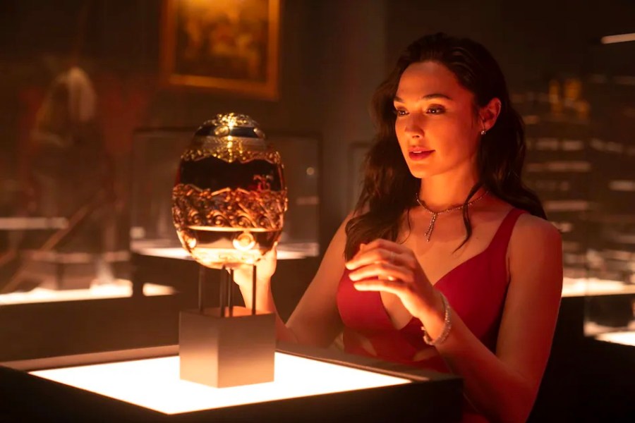 Gal Gadot’s art thief eyes up one of ‘Cleopatra’s eggs’ in 'Red Notice'.