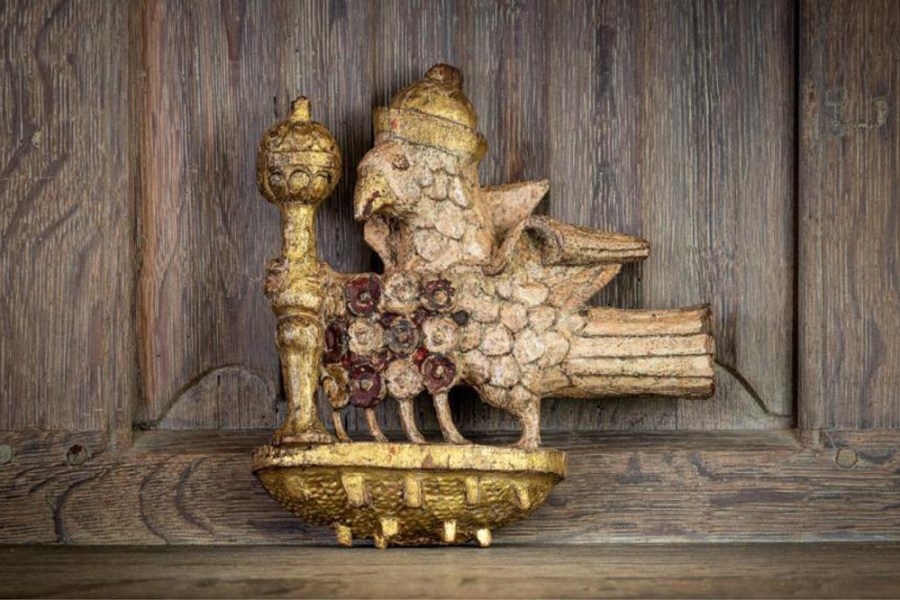 A carved-oak falcon that probably adorned Anne Boleyn's apartments at Hampton Court Palace. Photo: Paul Fitzsimmons/Marhamchurch Antiques