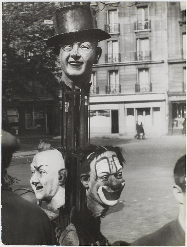 Les trois masques (c. 1932), Gaston Paris.
