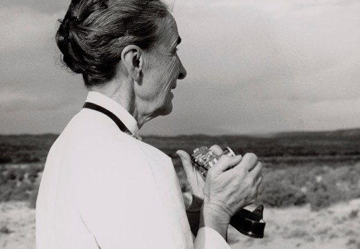 Georgia O'Keeffe with Camera (1958), Todd Webb. © Todd Webb Archive, USA