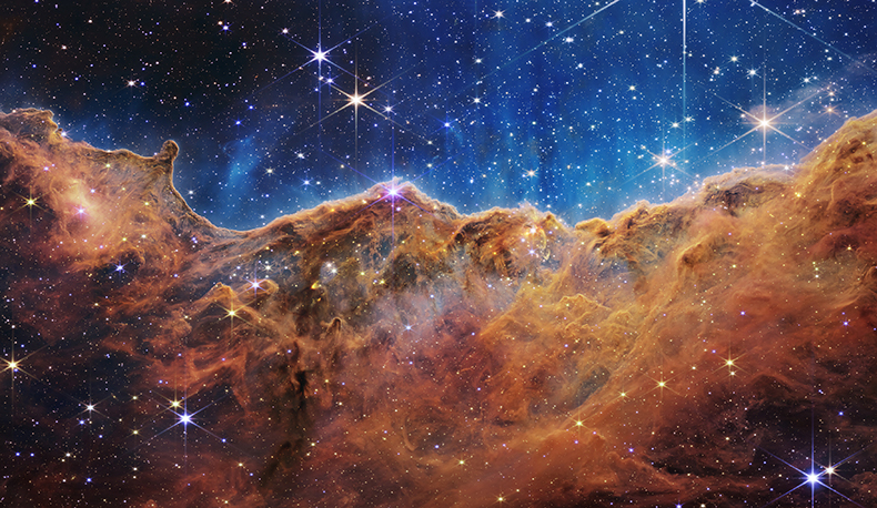 The Carina Nebula recorded by the James Webb Telescope.