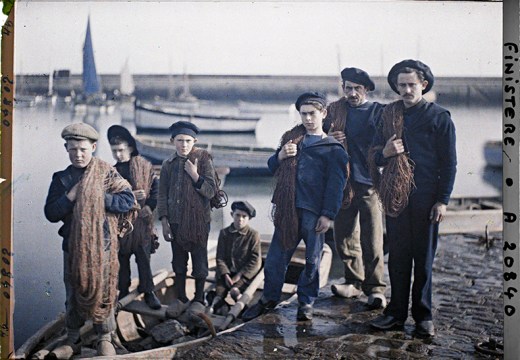 Roscoff (Finisterre): M. Masson and his team of fisherman prepare to go out to see