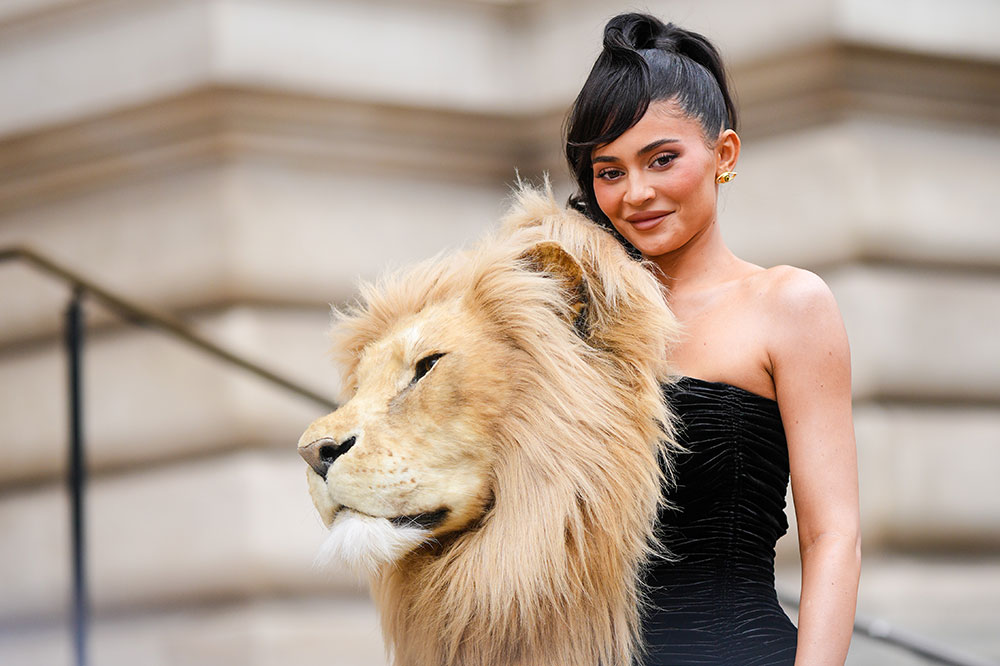 Lionising Kylie Jenner | Apollo Magazine - Vimarsana News