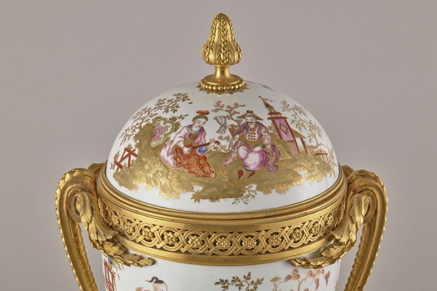 Porcelain from Versailles: Vases for a King and Queen | Apollo Magazine